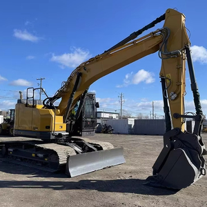 รถขุดขนาดเล็กมือสอง 3 ตัน สีเหลือง พร้อมระบบหมุนได้ 360 องศา และรางยาง สำหรับงานจัดสวนและงานอเนกประสงค์ที่แม่นยำ - Product Image 1