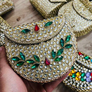 Bolsos y carteras elegantes con adornos Kundan para bodas, fiestas y ocasiones festivas, bolso de mano metálico. - Product Image 1