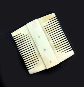 Peigne à barbe artisanal de 4 pouces en os de buffle naturel - Peigne de toilettage à dents larges pour hommes, peigne de luxe pour barbe et cheveux style Viking - Product Image 3