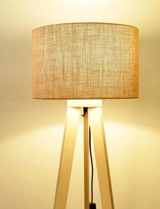 Lampadaire en bois avec 3 étagères, noir poli, sur mesure, vente en gros, OEM ODM, hauteur 5 pieds - Product Image 3