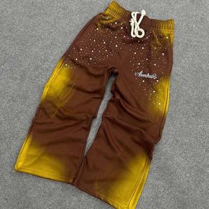 Pantalones Deportivos para Hombre en Degradado Rojo Naranja con Pedrería, Cintura Elástica con Cordón, Estilo Casual, Logotipo Abominable - Product Image 5