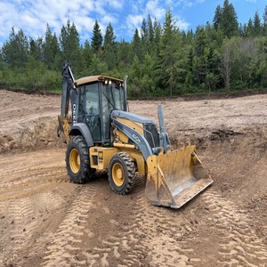 Chargeuse-pelleteuse John Deere d'occasion puissante et professionnelle en stock – Haute performance et qualité - Product Image 4