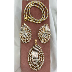 Conjunto de Collar y Pendientes Luminosos de Dos Tonos Chapados en Oro con Circonitas para Mujer, Colección para Fiestas - Product Image 1
