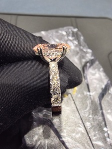 Anillo de Oro Elegante y Moderno para Mujer, Ligero, Estilizado, para Uso Diario, Regalo de Joyería para Boda, Compromiso o Día Especial - Product Image 6