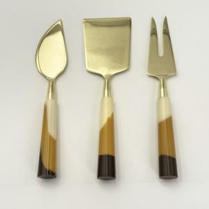 Juego de 3 utensilios portátiles de acero inoxidable para queso con mango de resina, incluye rebanador de queso y esparcidor de mantequilla. Fabricante. - Product Image 3