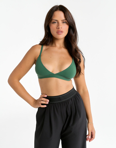 Women's Simple Front Logo Breathable Quick Dry Eco-Friendly Medium Support Adjustable Strap Removable Pads Gym Sport Bra - Product Image 5