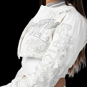 Veste universitaire blanche pour femme, courte, à manches longues, imprimé lettres, boutonnée, col rabattable, vêtement d'extérieur décontracté pour le printemps - Product Image 2