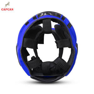 Protège-tête de boxe en cuir respirant avec design ergonomique absorbant les chocs pour un entraînement sûr et un ajustement sécurisé - Product Image 3