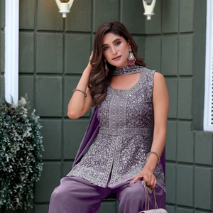 Traje Palazzo de Diseñador con Bordado de Lentejuelas y Pedrería, Top de Georgette con Diseño de Estrellas y Sharara con Cinturón Bordado y Dupatta - Product Image 1