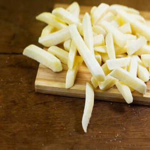 Frites surgelées indiennes en vrac, semi-molles, salées, Fittree, pour cuisines commerciales et services de restauration - Product Image 1
