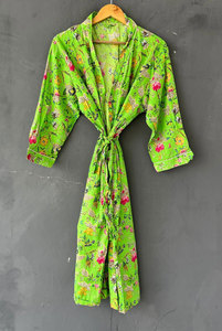 Bata Larga de Algodón con Estampado Floral y Cuello en V para Mujer, Elegante Bata de Baño Estilo Kimono de Manga Larga, Ajuste Holgado y Cómodo - Product Image 4