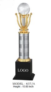 Trophée en métal avec base en bois noir et colonne argentée gravée au laser pour événements sportifs, design durable - Product Image 4