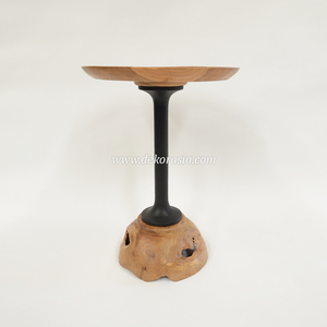 Table d'appoint Suri en teck avec des sculptures antiques uniques pour le salon, la chambre et la décoration de la maison - Product Image 2