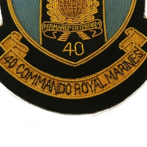 Nom du produit : Patch brodé fait main, badge personnalisé à coudre, production OEM en gros pour les marques de vêtements de mode, de sport et de travail - Product Image 3