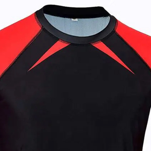 Rashguard pour homme, design athlétique, matière douce, coupe flexible, pour entraînement quotidien - Product Image 5