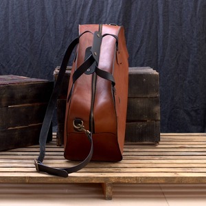 กระเป๋าเดินทางหนังแท้แบบมีซิป น้ำหนักเบา สไตล์วินเทจ ขนาดใหญ่ จุของได้เยอะ พกพาสะดวก พร้อมฮาร์ดแวร์สีทอง - Product Image 3