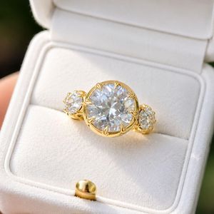 Anillo de tres piedras con diamante de corte europeo antiguo de 3.01 quilates, cultivado en laboratorio, con oro amarillo de 14k, regalo sorpresa para novia, para bodas y fiestas. - Product Image 2