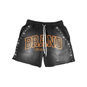 Pantalones cortos de algodón para hombre con lavado ácido, estampado puff, bordado de chenilla, pedrería y logo personalizado. - Product Image 1