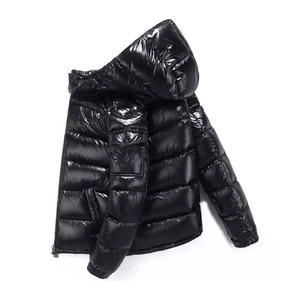 Veste matelassée noire brillante de haute qualité pour femmes |   Vêtements d'extérieur d'hiver en gros |   Fabricant de Marques Privées et Fournisseur en Gros - Product Image 4