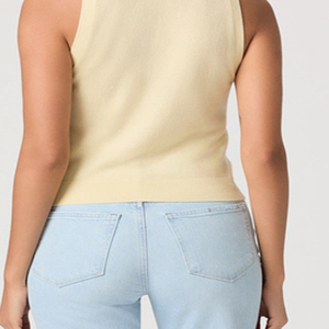 Vêtements décontractés pour l'extérieur avec col en V et design sans manches pour les acheteurs en gros, avec fermeture à boutons, design élégant, t-shirt pour femmes - Product Image 5