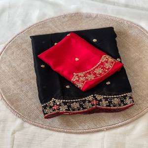 VASTRA COTTAGE Sari de seda Rangoli de alta calidad con bordado de hilo Zari y blusa bordada a juego en contraste para mujer - Product Image 3