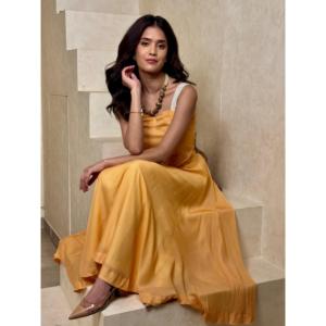 Conjunto de Falda XS con Rayas Ámbar y Camisa Larga, Compuesto por 3 Piezas - Product Image 1