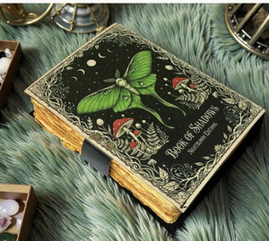 NEW ERA Cuaderno de hechizos y sombras en blanco con cierre de broche, de cuero vintage hecho a mano, tapa dura, con borde desflecado estilo acuarela, Luna Moths Morpho - Product Image 3