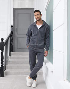 ชุดวอร์มกันลมสะท้อนแสงไนลอนปี 2026 สำหรับผู้ชาย กันน้ำ พร้อมโลโก้สั่งทำ ชุดแจ็คเก็ตและกางเกงจ็อกเกอร์ สไตล์สตรีทแวร์ฤดูร้อน ปี 2026 - Product Image 5