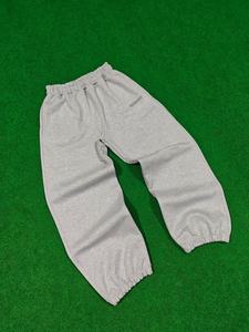 Pantalones Deportivos Personalizados con Bordado Chenille, de Felpa Gruesa 100% Algodón, con Puños Bordados para Hombre - Product Image 5