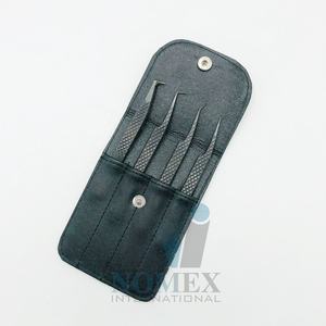 Pince à cils noir mat avec pointe en fibre Pince à cils à 45 degrés Pince à cils en acier inoxydable durable Pince à épiler personnalisée - Product Image 6