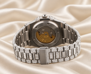 Montre de luxe pour femme à quartz, bracelet en acier inoxydable, fermoir caché, chiffres arabes analogiques, saphir, 20 mm - Product Image 1