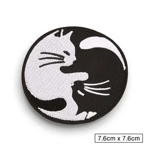 Patch brodé écologique Love Earth à thermocoller en tissu toile, motif alphabet, cadeau - Product Image 3
