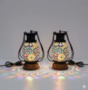 Lanterne gothique en métal noir avec panneaux découpés à motifs floraux et toit à plusieurs niveaux pointu, disponible à prix de gros - Product Image 5