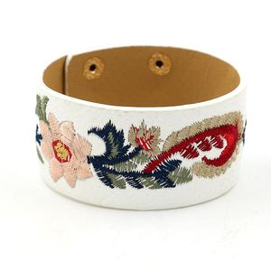 Nueva Pulsera Boho Bordada con Flores de Cachemira, Brazalete Ancho de Cuero PU para Mujer, Joyería Femenina - Product Image 4