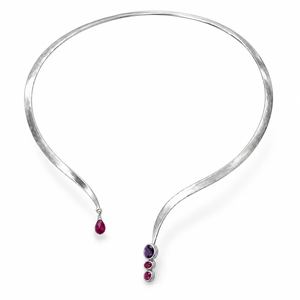 Collier ras du cou ouvert en argent sterling 925 plaqué or avec zircon, pendentif martelé fait main – Bijou tendance pour fiançailles et soirées - Product Image 1