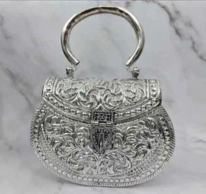 Bolsos de metal grabados con textura artística para accesorios de moda, fiestas, regalos, eventos y compradores mayoristas de todo tipo. - Product Image 3