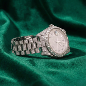 Reloj con Esfera Árabe con Incrustaciones de Diamantes, Reloj de Pulsera de Acero Inoxidable de Lujo con Aspecto de Diamantes Plateados - Product Image 2