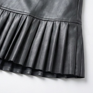 Jupe courte en cuir PU pour femme, taille haute, avec ceinture, ourlet plissé, couleur unie, style toutes saisons - Product Image 6