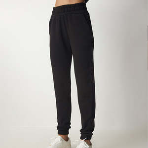 Ensemble deux pièces pour femme : sweat-shirt zippé et pantalon en molleton noir uni, coupe décontractée - Product Image 5