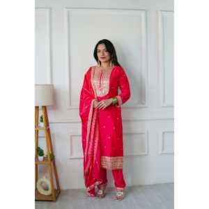 Hermoso Conjunto de Fiesta Indio y Pakistaní, Top, Pantalón y Dupatta Elegante - Product Image 1