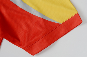 เสื้อโปโลแขนสั้นผู้ชาย สีแดงเหลือง ตัดต่อสี ดีไซน์สปอร์ต แห้งเร็ว ผ้าถัก - Product Image 4