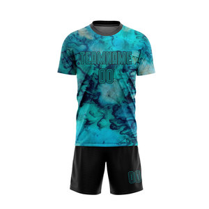 Tenue de football respirante en matériau durable, design haut de gamme, fabriquée au Pakistan - Product Image 2