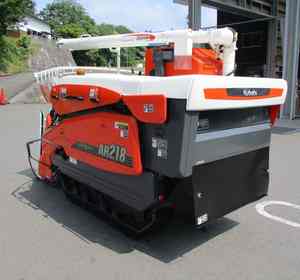 Moissonneuse-batteuse à riz Kubota AR218GDXMW la plus vendue, 6 rangs, alimentation par tête, diesel, espacement des rangs 300 mm - Product Image 4