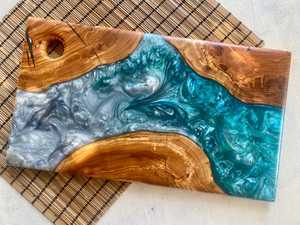 Tabla de Cortar Personalizada para Charcutería, Hecha a Mano con Resina y Madera, Duradera, Ecológica, para Cocina y Comedor, con Resina Epoxi - Product Image 3