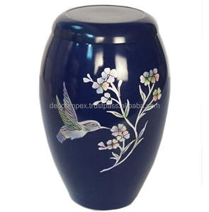 Urne funéraire moderne en laiton à vente rapide, design exclusif avec colibri, finition bleu nuit, métal écologique - Product Image 1
