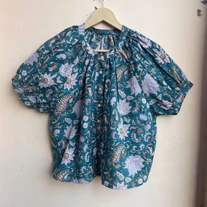 Blusa de Verano para Mujer, Tejida a Mano con Estampado Floral, Blusa Informal de Algodón con Bordado Floral y Decoración de Botones, Corte Corto - Product Image 1