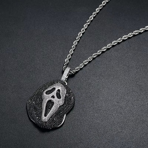 Pendentif Visage d'Épouvante en Moissanite, Breloque Diamantée en Argent Massif Plaqué, Pendentif Visage Scream, Pendentif Personnalisé - Product Image 2