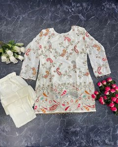 TENNECY Nuevo Conjunto de Moda para Mujer, para Bodas, Diwali y Fiestas, en Crepé de Seda Elástico y Reversible, con Bordado, Top y Pantalón - Product Image 6