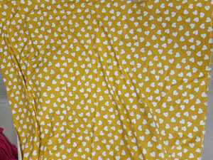 Tissu imprimé numérique Laafar, largeur 56 pouces, motifs vibrants, texture lisse, tombé fluide, pour vêtements de mode et tenues ethniques. - Product Image 3