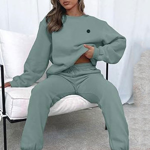 Ensemble de survêtement pour femme style classique, coupe décontractée, deux pièces, pour un confort quotidien, les week-ends et les voyages - Product Image 4